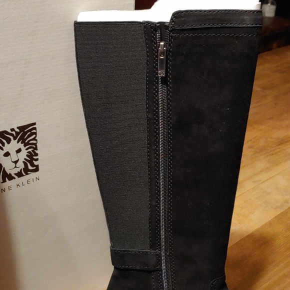 ANNE KLEIN BLACK SUEDE BOOTS SIZE 8 NWT - Picture 5 of 8